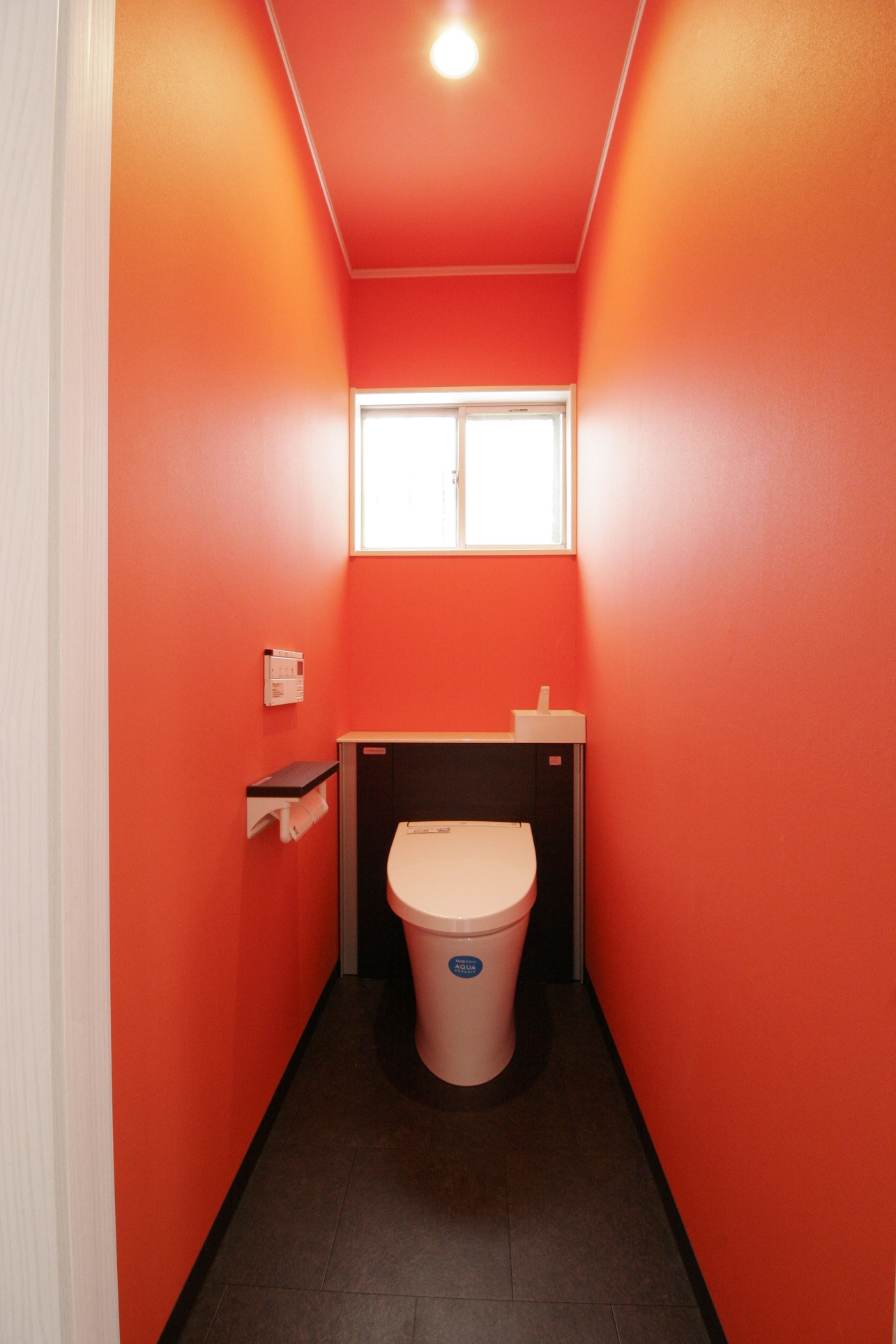 カラフルで遊び心のある内装リフォーム トイレのリフォーム 野村不動産パートナーズ